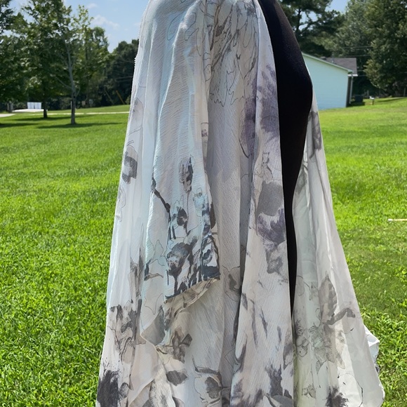 Mix It Women’s White Lace Inset Wrap - Picture 3 of 5